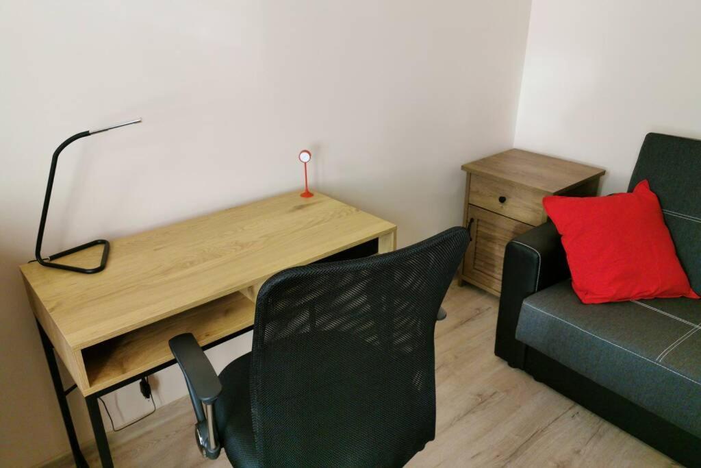Little Big Red - Central Modern Studio Cracovia Esterno foto